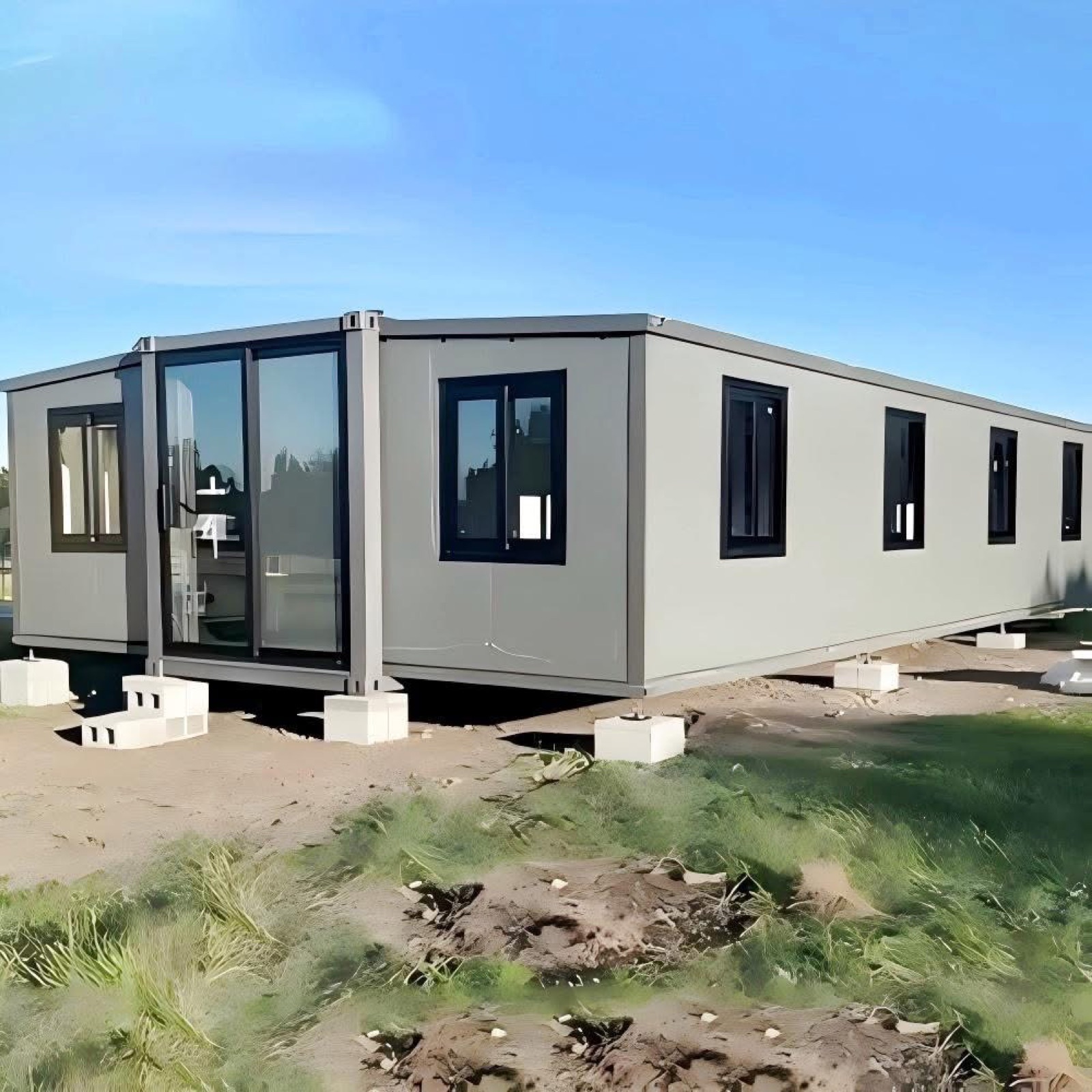 Large 40 ft expandable house